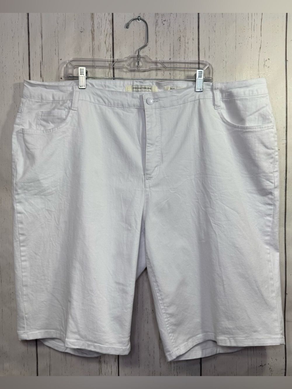 Jones New York White Bermuda Shorts Size 22W Slimming Classic Preppy Stretch